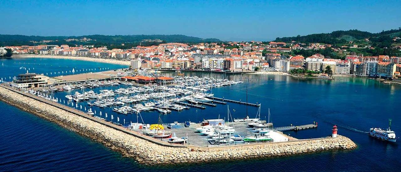 Vistas en helicóptero al puerto deportivo de Sanxenxo