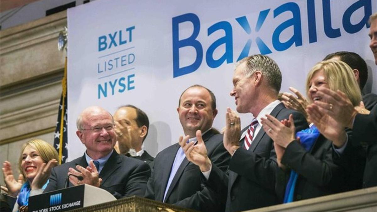 El equipo directivo de Baxalta, en el debut en bolsa en el New York Stock Exchange, el 1 de julio del 2015.