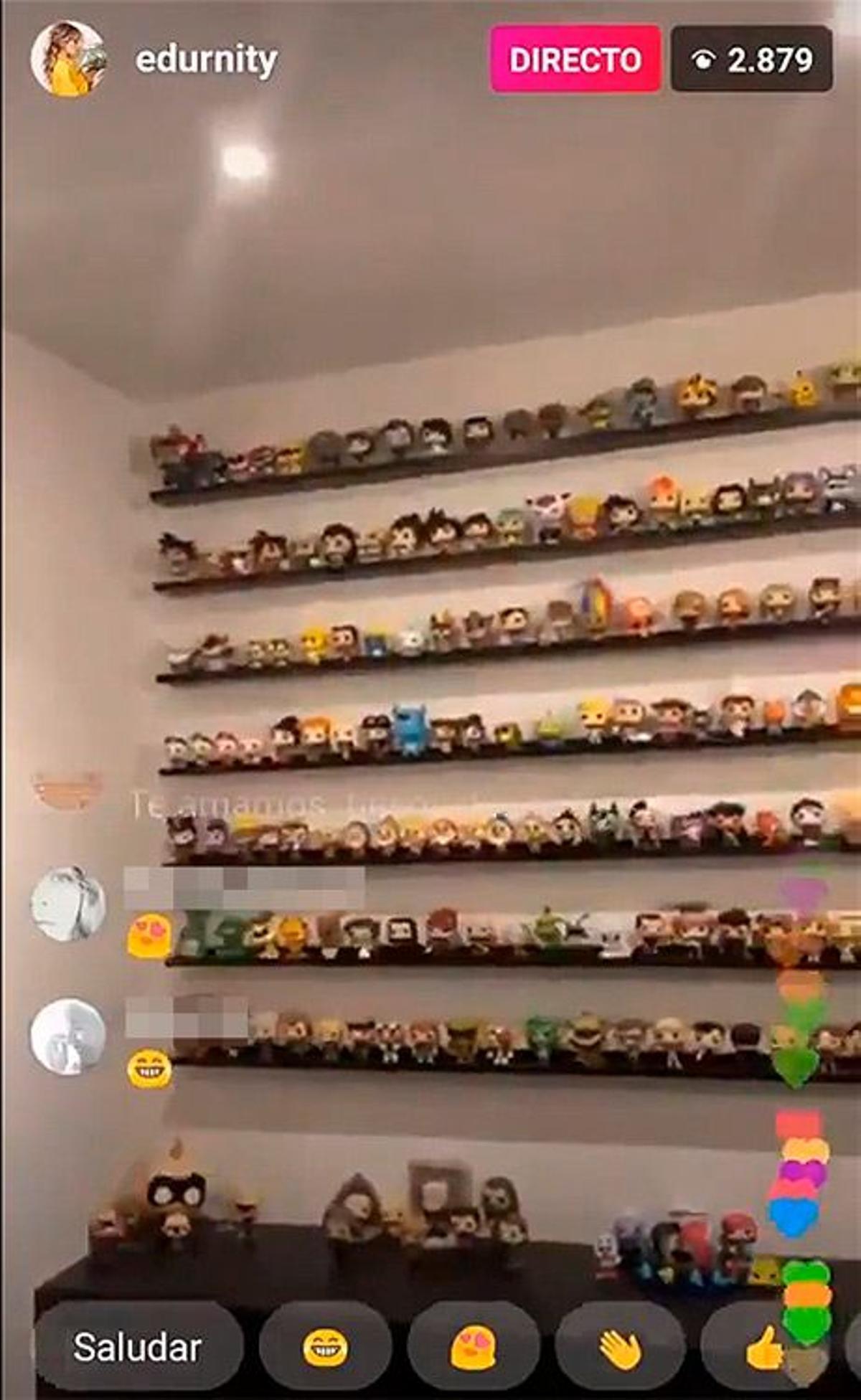 Directo de Instagram de la cantante donde mostró su colección de Funko Pops