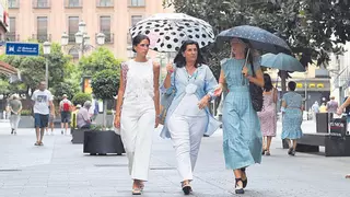 Los paraguas se abren en Córdoba para recibir 4,7 litros de lluvia