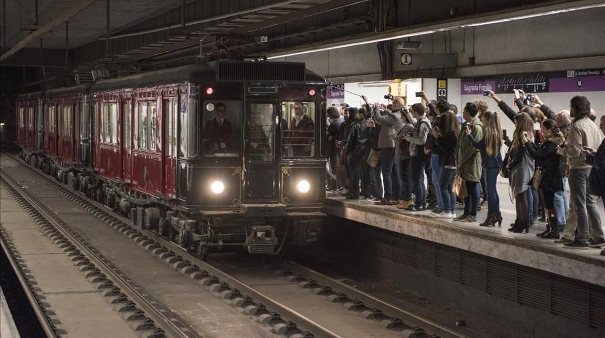 jgblanco38288957 barcelona  03 05 2017 recorrido nocturno de un metro antiguo170504121952