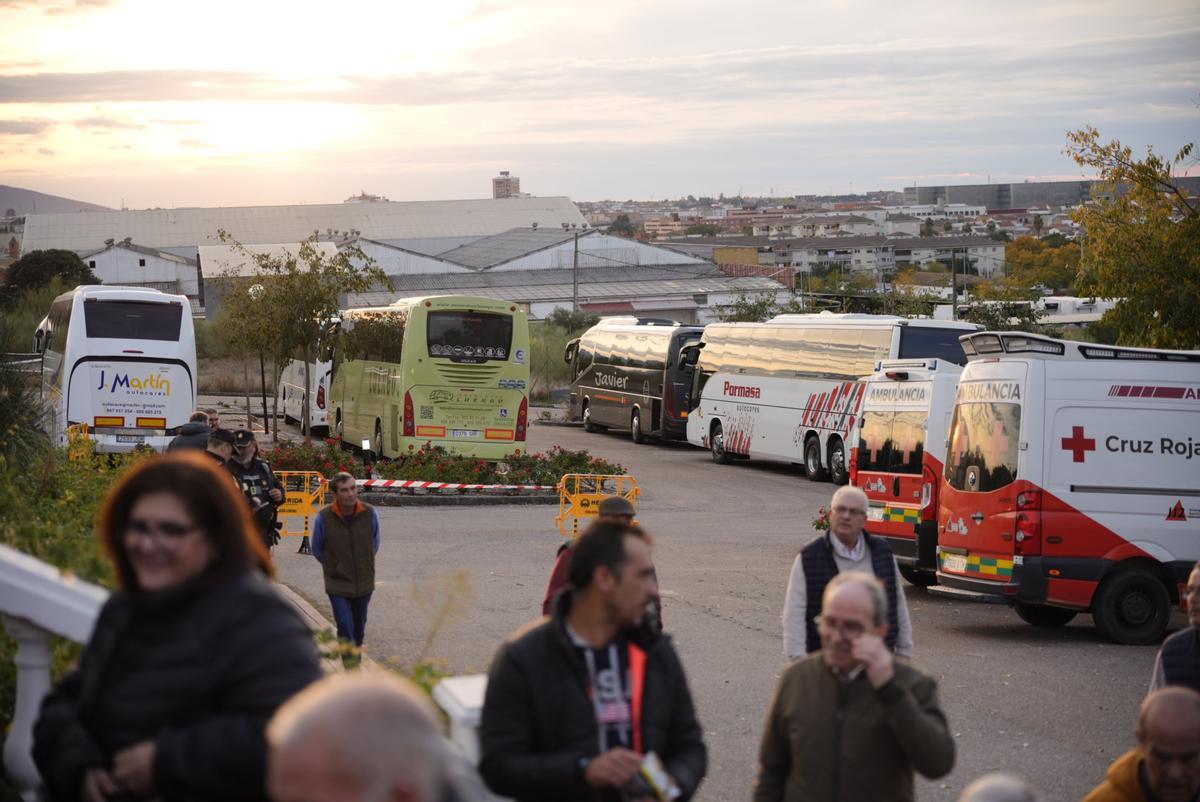 Fotogalería | Mitin de Pedro Sánchez en Mérida: el hotel Las Lomas comienza a llenarse