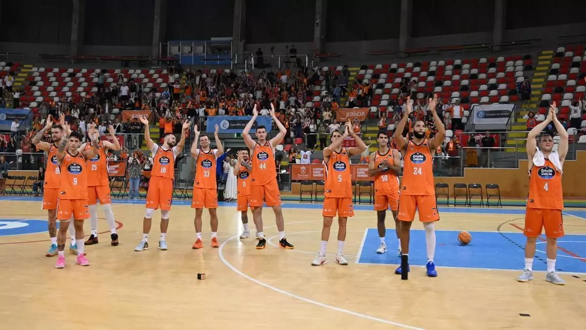 El Leyma se presenta ante la 'Familia Naranja' en Marineda City