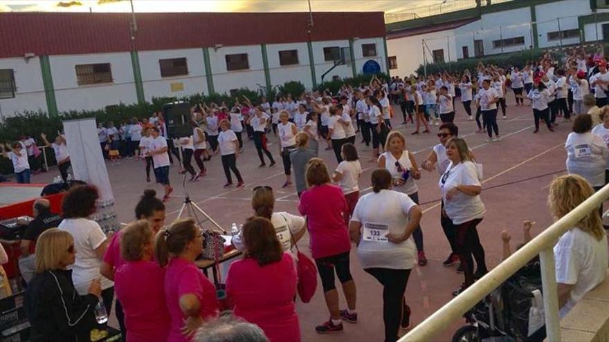 Cientos de mujeres acuden a la macro sesión de fitness