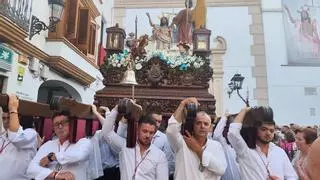 Fe y devoción en la salida extraordinaria por el centenario de Jesús Resucitado de Aguilar