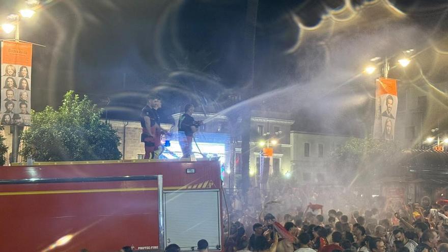 Así se celebró en la Plaza de España de Mérida la final del Mundial