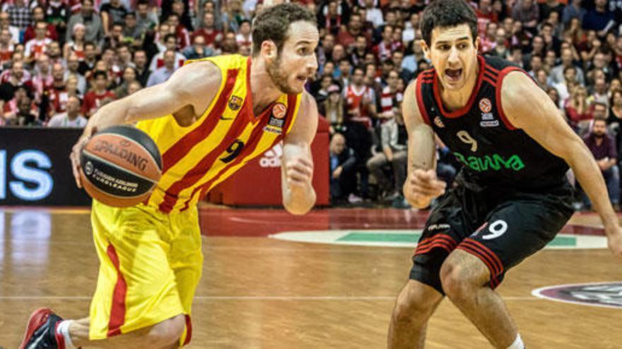 Marcelo Huertas  y Vasilije Micic durante el encuentro