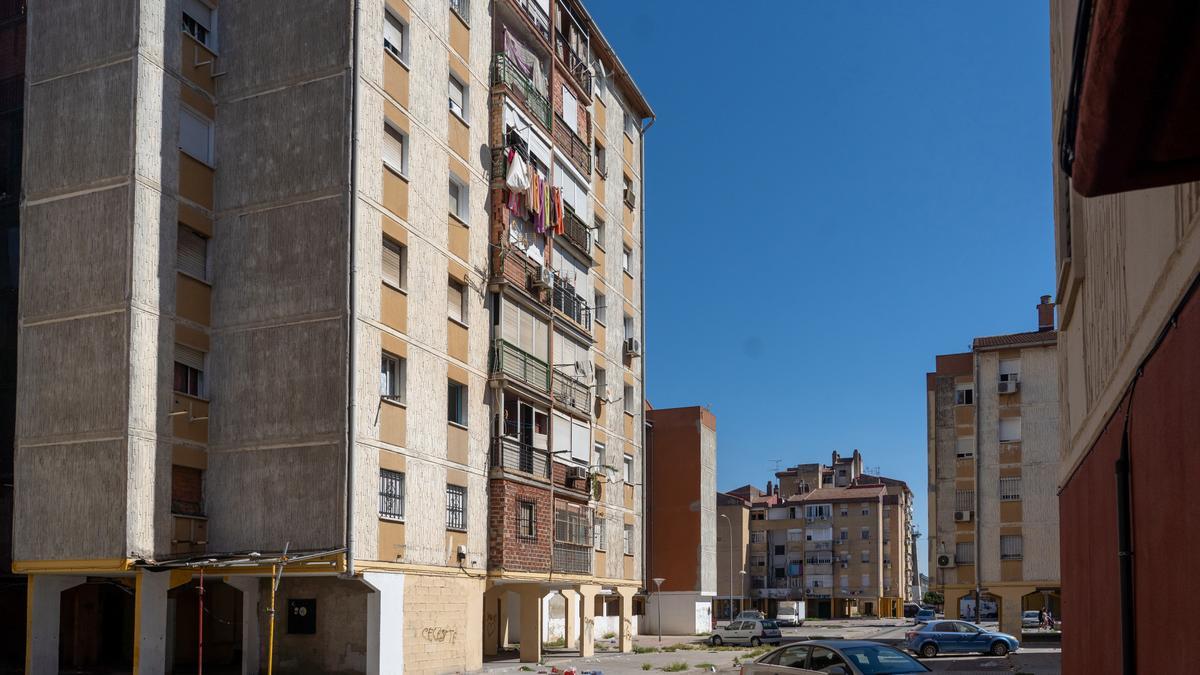 Edificios de Las Tres Mil Viviendas de Sevilla, en Polígono Sur. El alcalde de Sevilla, José Luis Sanz, desmiente que vaya a haber albergues allí.