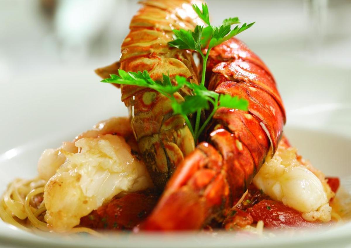 Oceania Cruises refuerza su apuesta por la alta cocina en el mar con nuevos conceptos culinarios, como La Table par Maîtres Cuisiniers de France y Nikkei Kitchen.