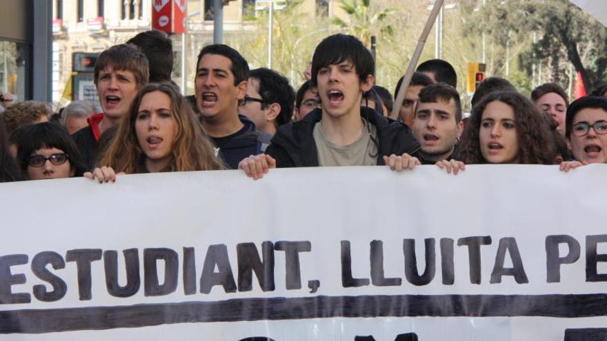 Protesta d&#039;estudiants contra la llei LOMCE.