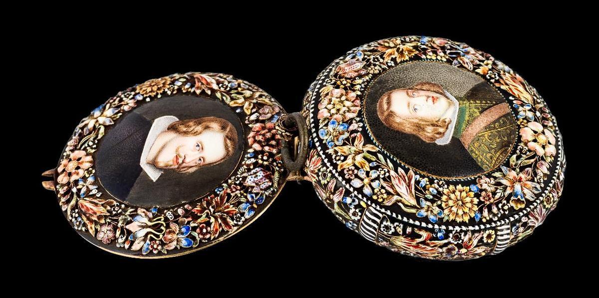 Reloj de bolsillo esmaltado de la época de Felipe IV, uno de los tesoros ocultos del centro de Santiago