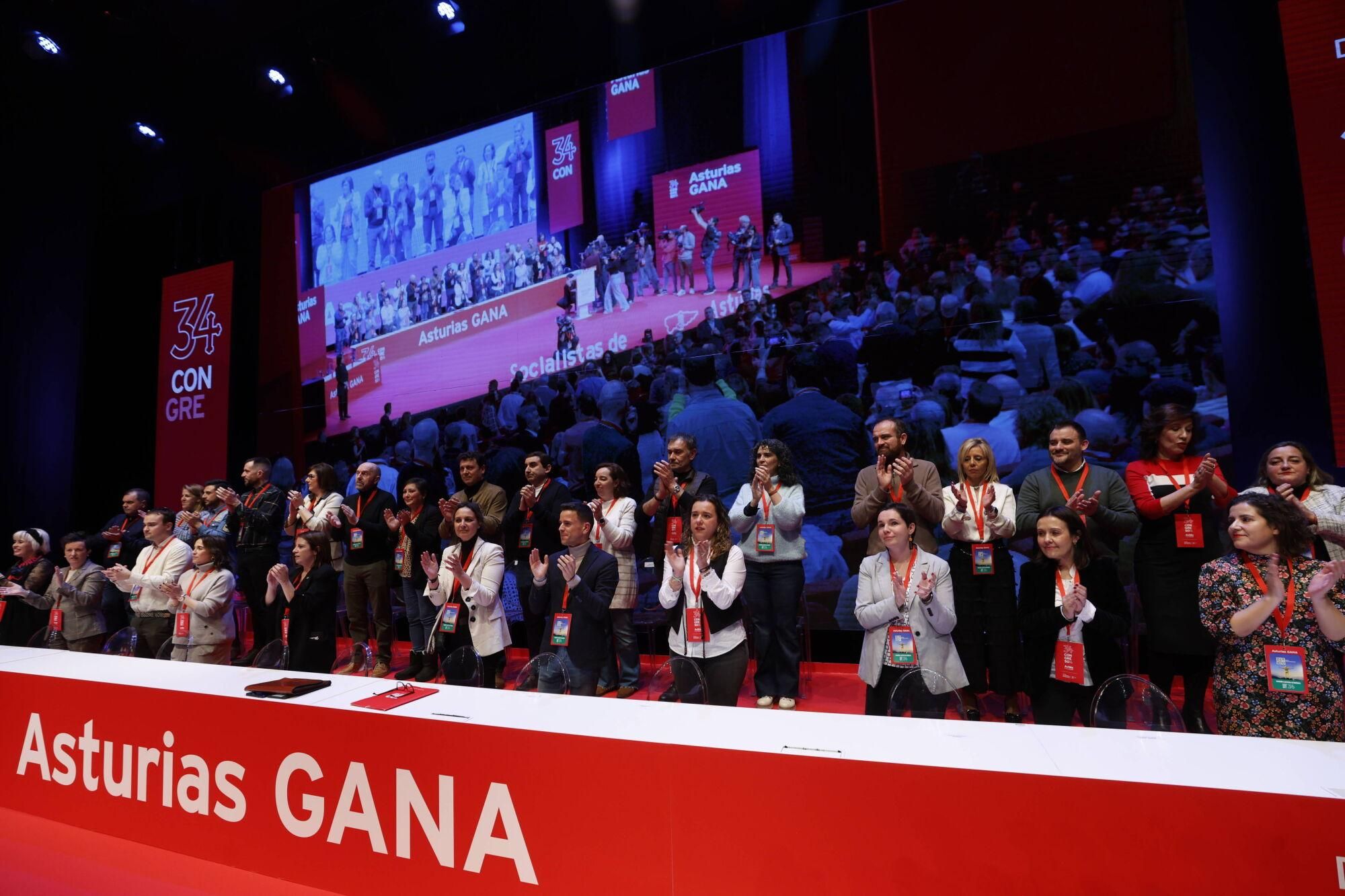 EN IMÁGENES: Pedro Sánchez y Adrián Barbón abren el congreso del PSOE asturiano
