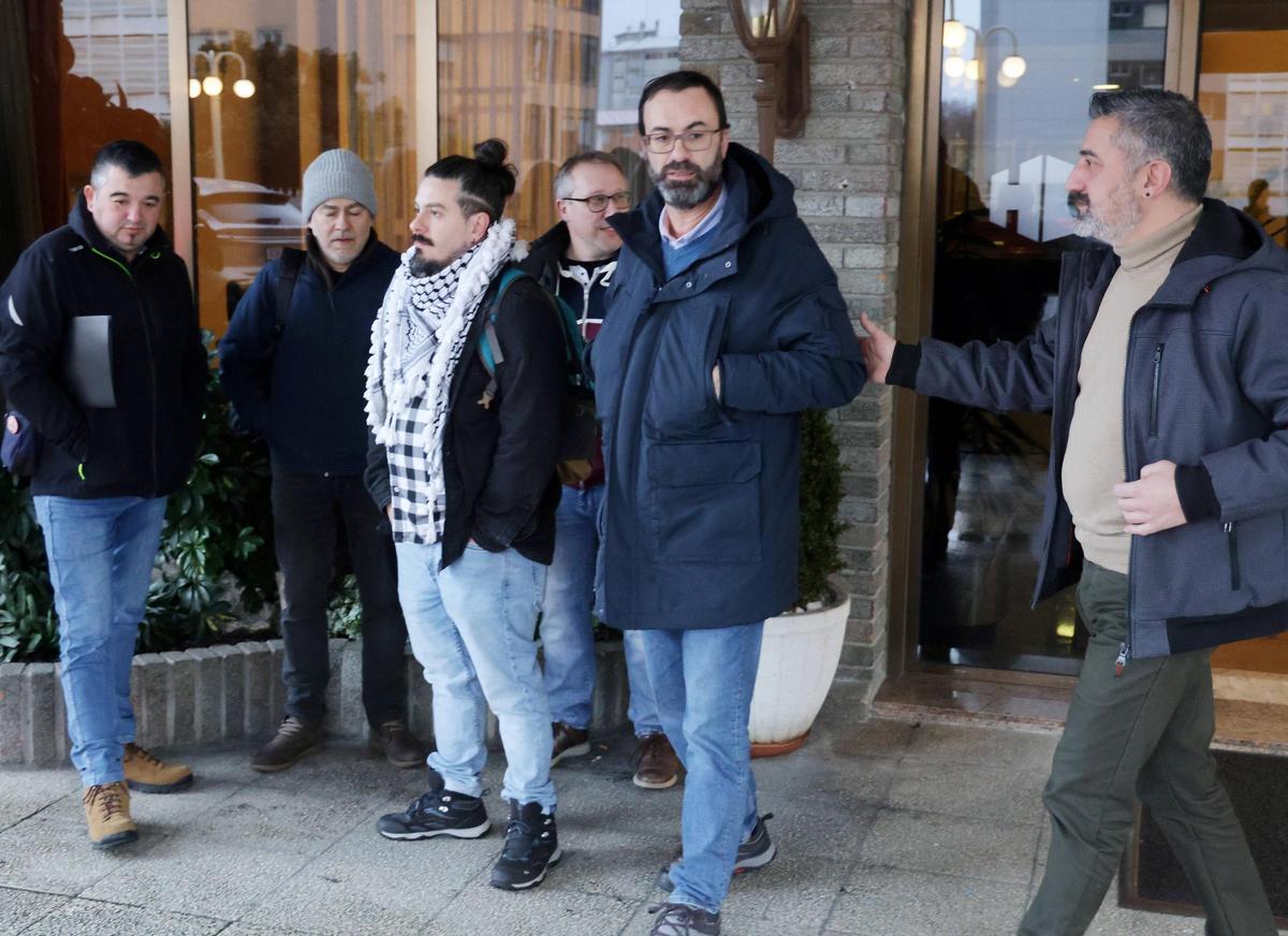 Los representantes de los sindicatos se reunieron esta mañana en el Hotel Coia, en Vigo.