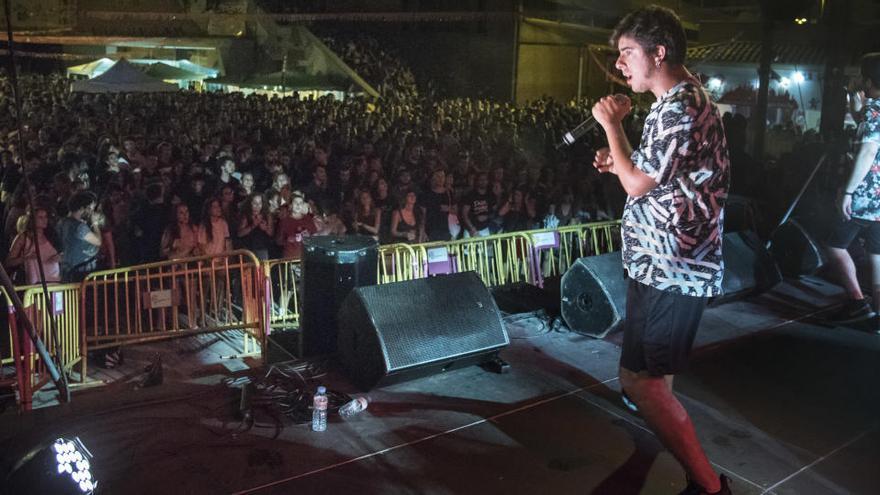 Imatge d&#039;un concert a la plaça Puigmercadal