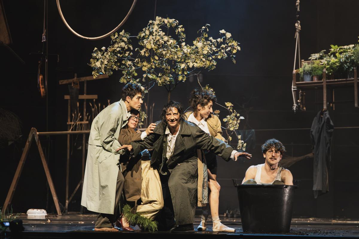 Un momento de 'La gran plantada', nueva propuesta del Circ d'Hivern