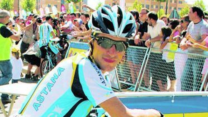 Chechu Rubiera, antes de una salida de etapa en la última Vuelta a España.