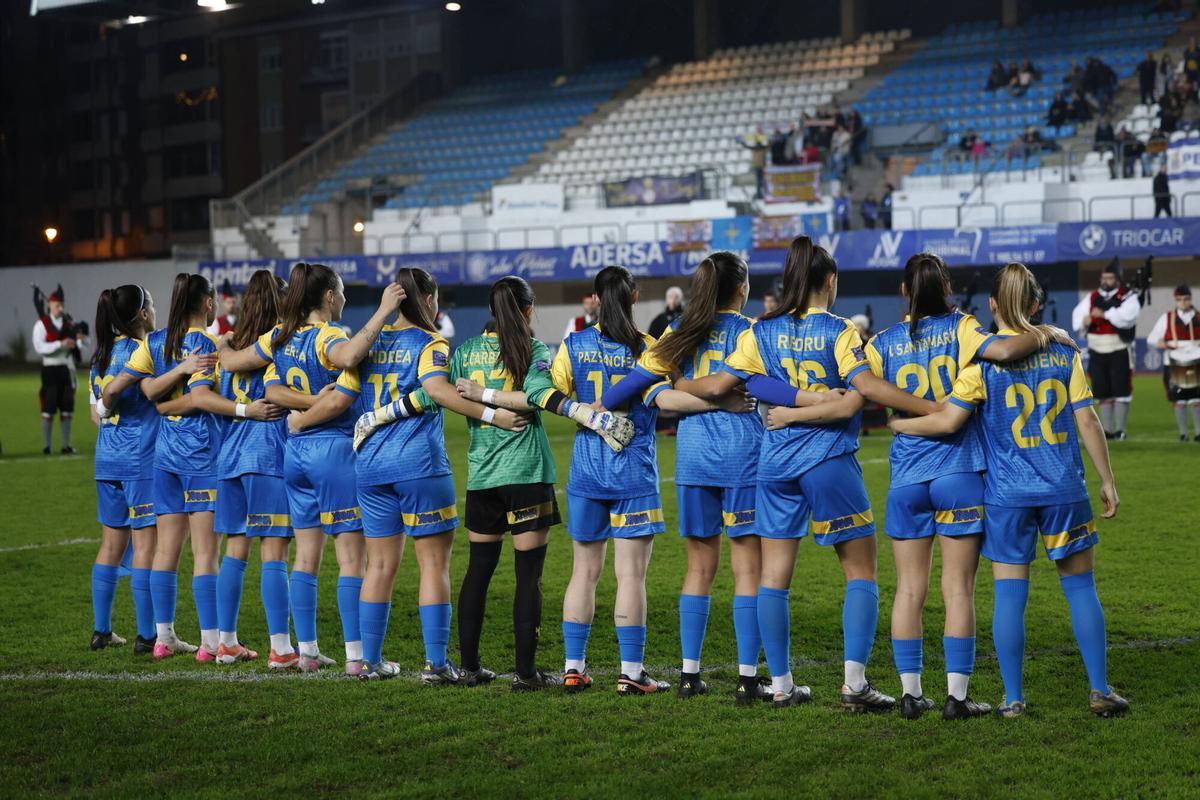EN IMÁGENES: Así fue el debut de Asturias ante Navarra en un partido de fútbol femenino histórico en el Suárez Puerta
