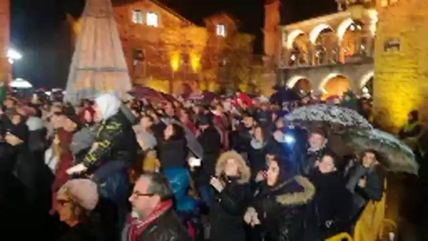 ¡Así fue el encendido de las luces de Puebla de Sanabria!