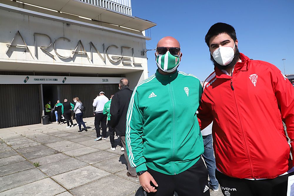 Aficionados asistentes al encuentro Córdoba CF-Betis B