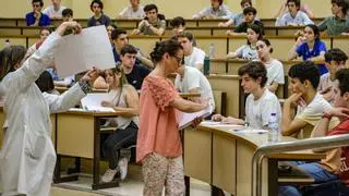 Normalidad absoluta en el comienzo de la EBAU con solo una estudiante en un aula covid