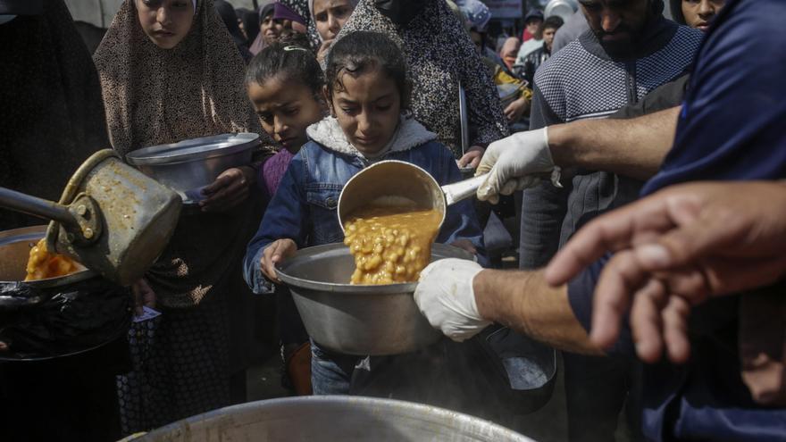 Més de 100 morts i 760 ferits en un atac israelià contra una cua de repartiment d&#039;ajuda humanitària a Gaza