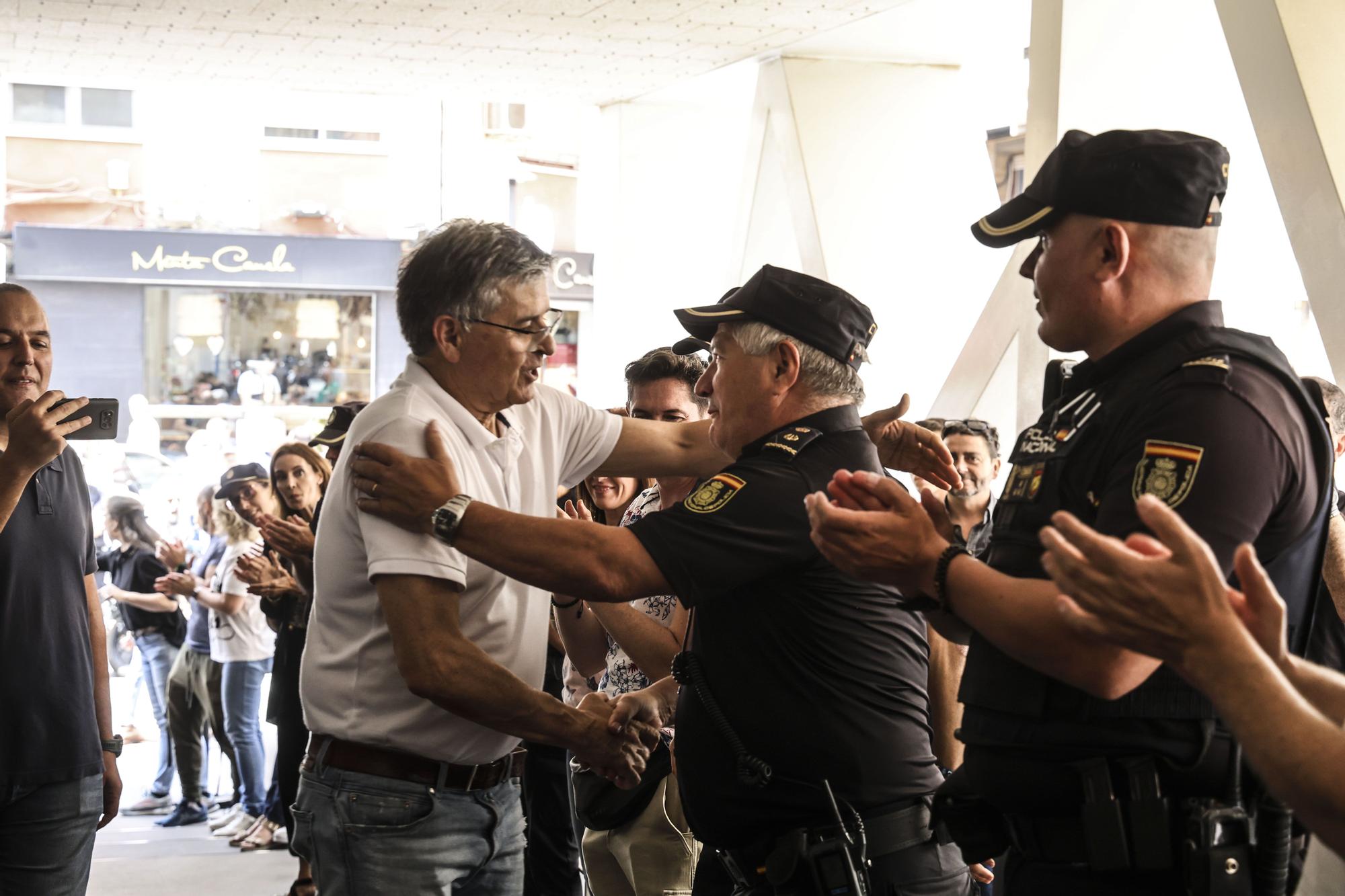 José del Castillo cuelga el uniforme de policía tras 44 años de servicio