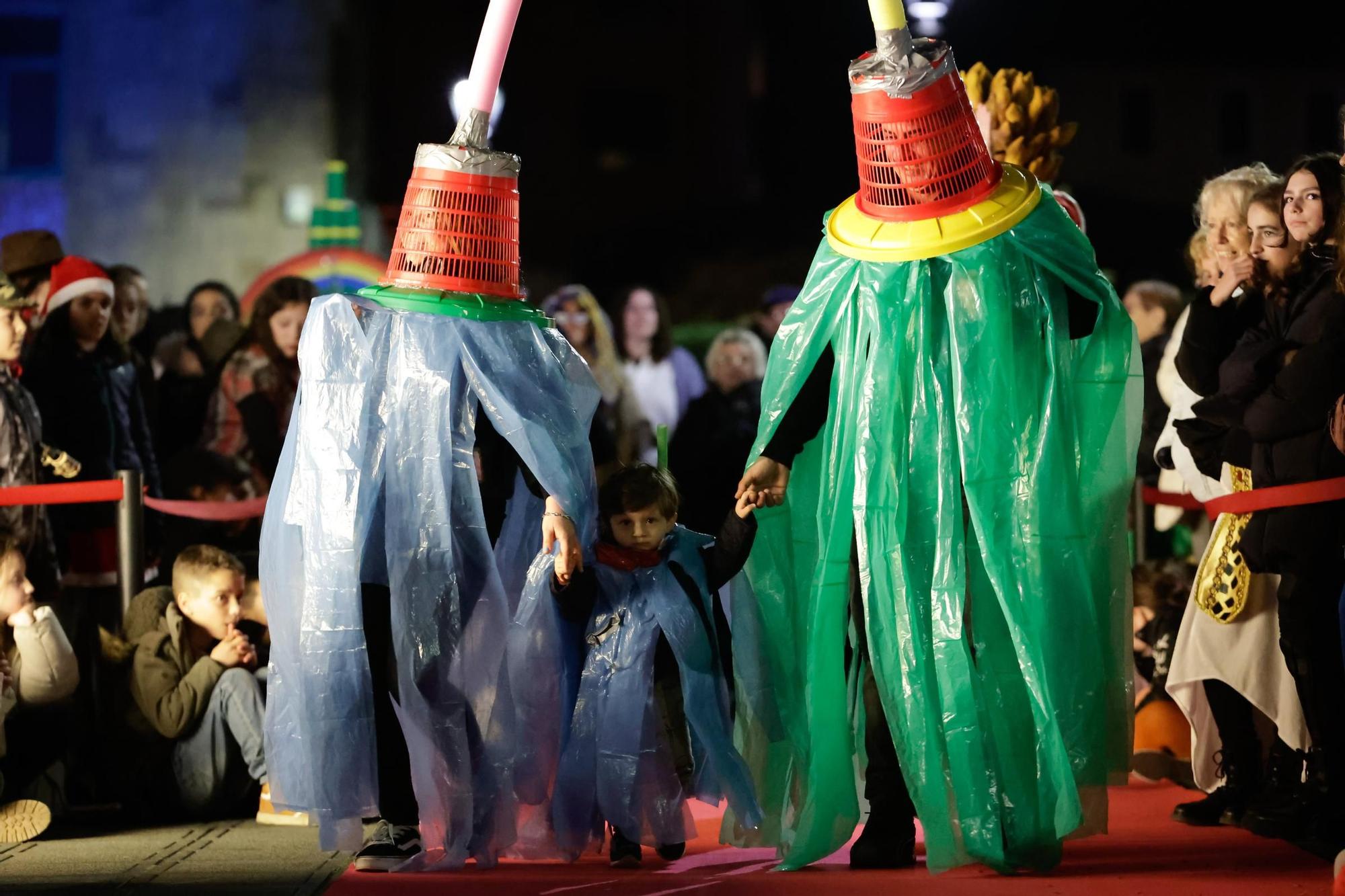 Pasarela de Antroxu en Llanera: así fue la espectacular noche en la que desfiló hasta la sardina