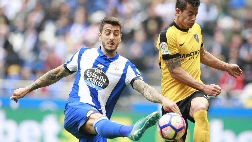 Joselu, contra Luis Hernández esta temporada.