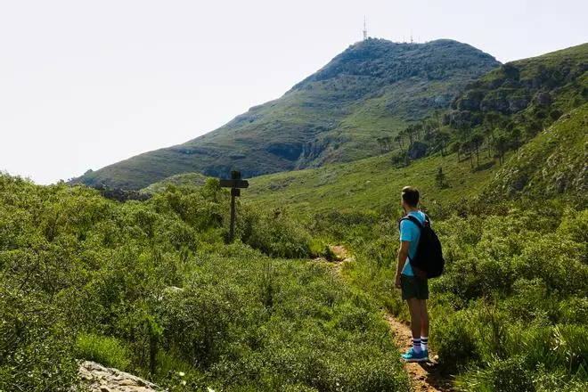 La Caldera del Gigante: senderismo, pozas y leyendas en plena Vega Baja