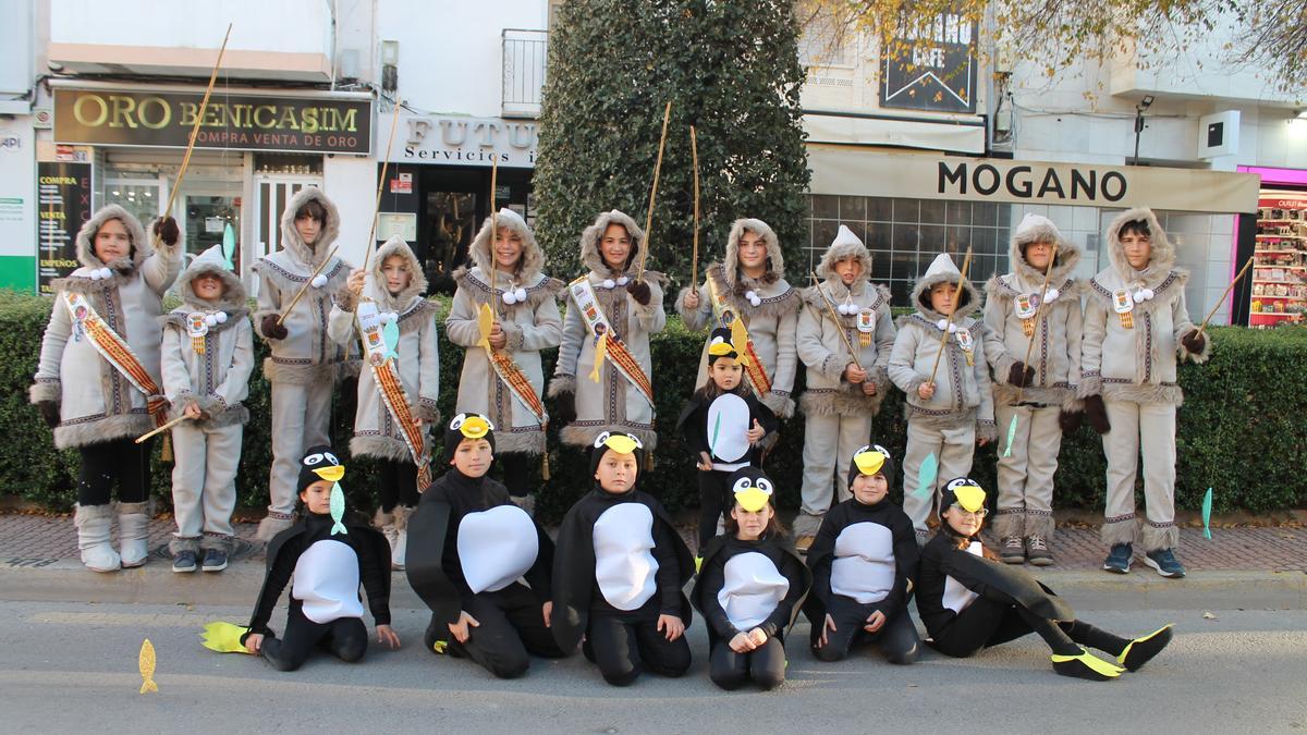 El Día de Peñas y el desfile infantil de disfraces de las fiestas de Benicàssim, en imágenes