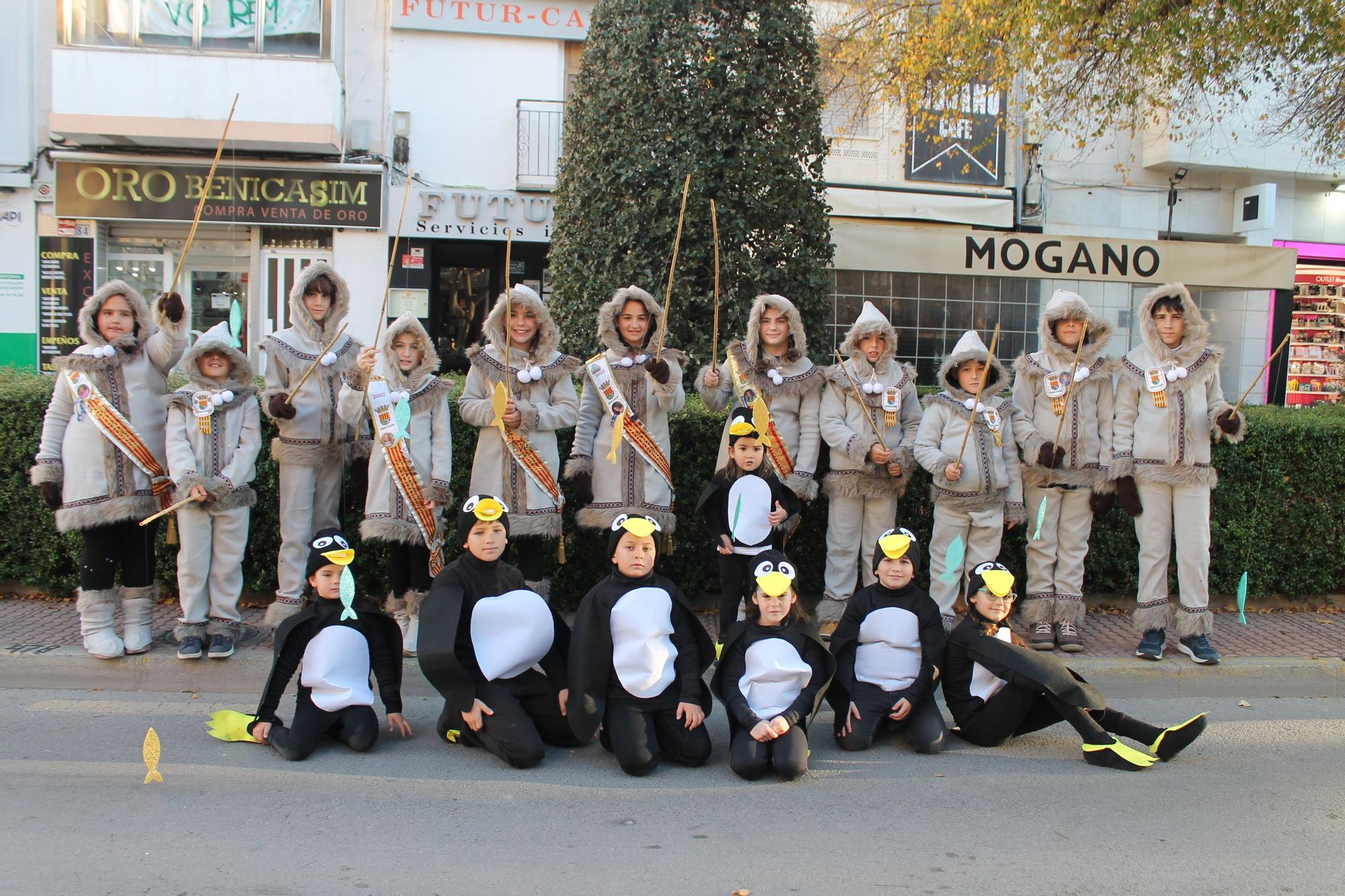 El Día de Peñas y el desfile infantil de disfraces de las fiestas de Benicàssim, en imágenes