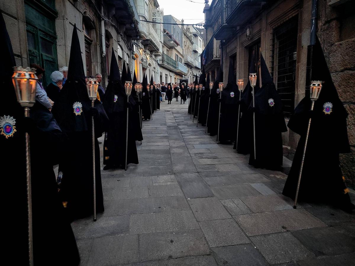 La procesión de la Soledad de María, de la Semana Santa de Cangas