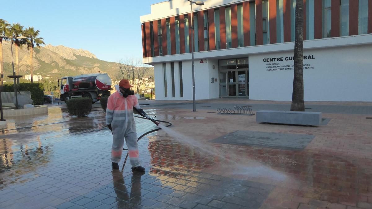 La Nucía cierra l’Auditori, las bibliotecas y el Rastro para evitar el aumento de contagios.