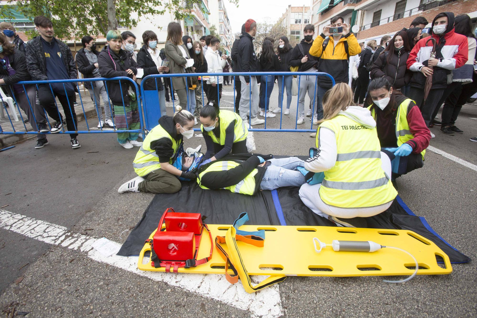 Talleres de estética, emergencias y laboratorios, en plena calle de Alicante