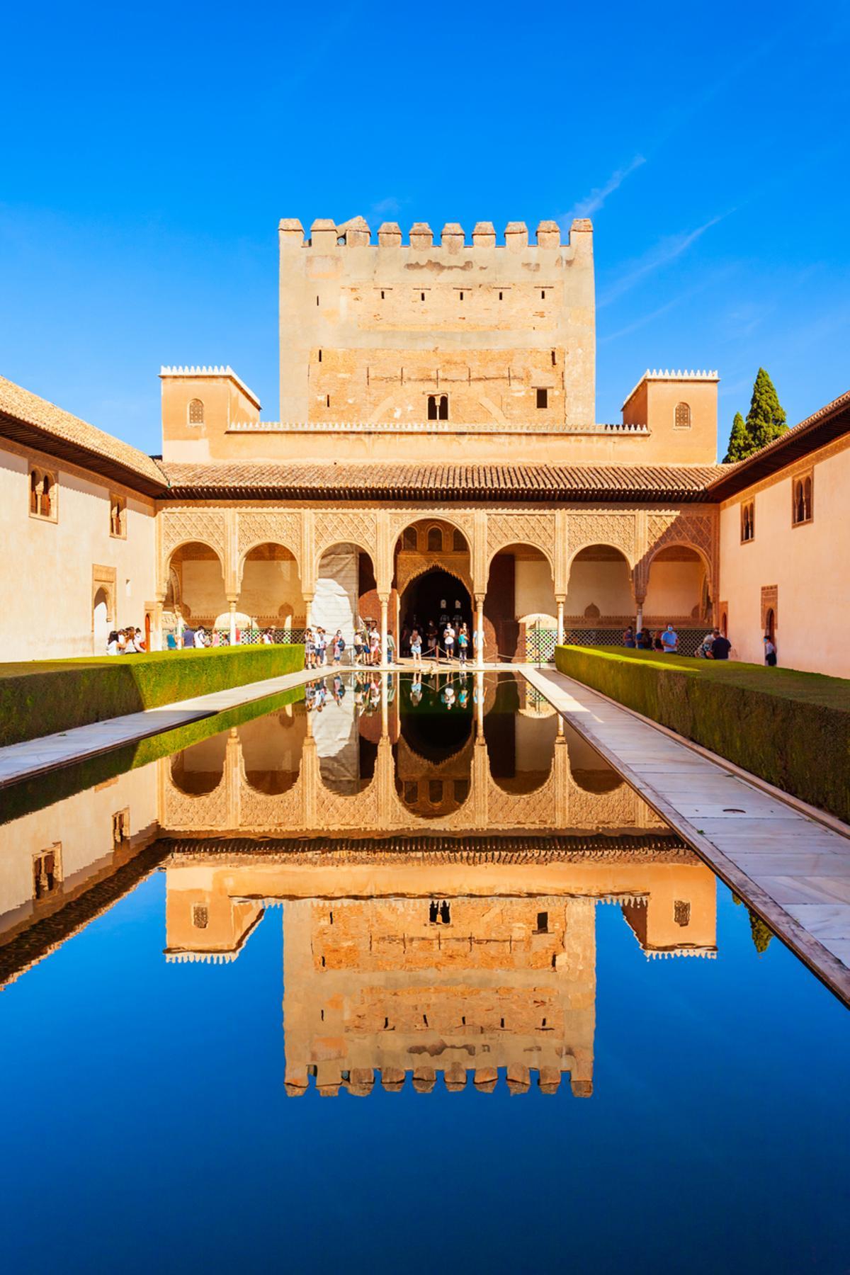 Patio de los Arrayanes, Palacio de Comares, Fortaleza de la Alhambra