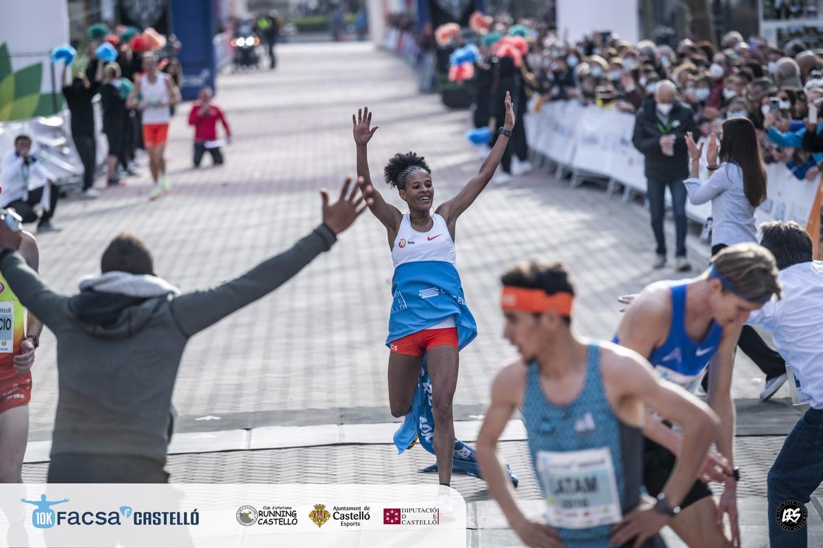 Impulsado por el récord del mundo, que se consiguió en la pasada edición en la distancia de 10 kilómetros por la atleta Yalemzerf Yahualaw (29:14), el evento está más en forma que nunca.