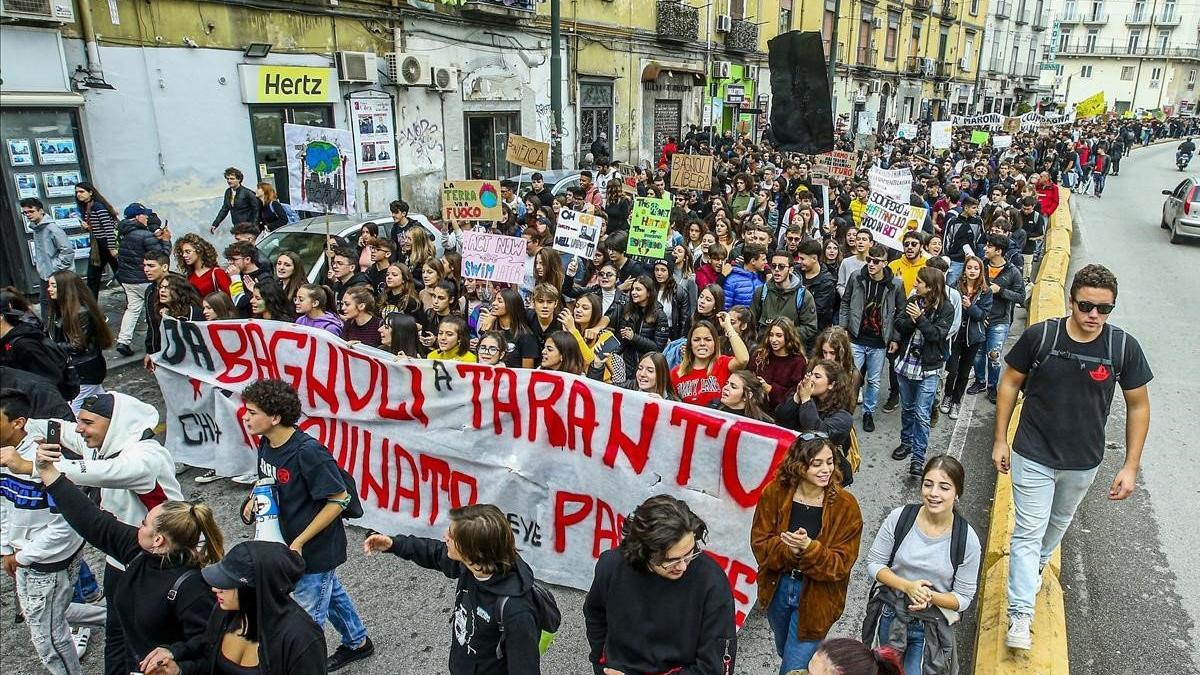 Manifestación contra la acerería Ilva, en Tarento, por la contaminación que genera, el pasado noviembre.