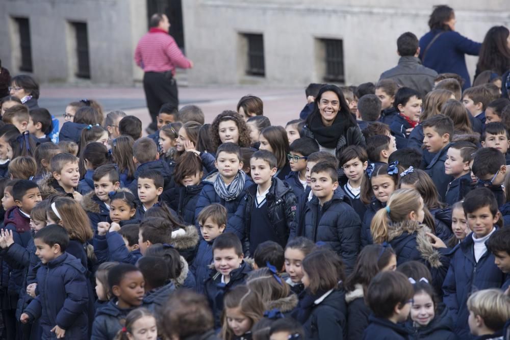 El colegio Amor de Dios celebra la Niña María