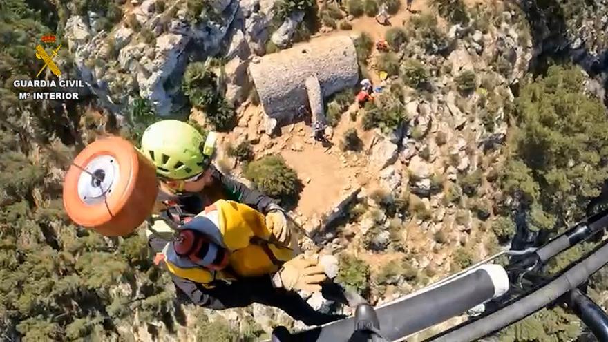 Así ha sido el rescate con el helicóptero de la Guardia Civil de un senderista herido en sa Talaia d&#039;Alcúdia