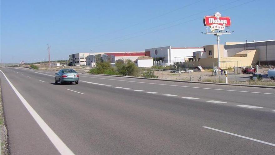 Una salida de vía en la A-4 deja dos caballos muertos en Pedro Abad