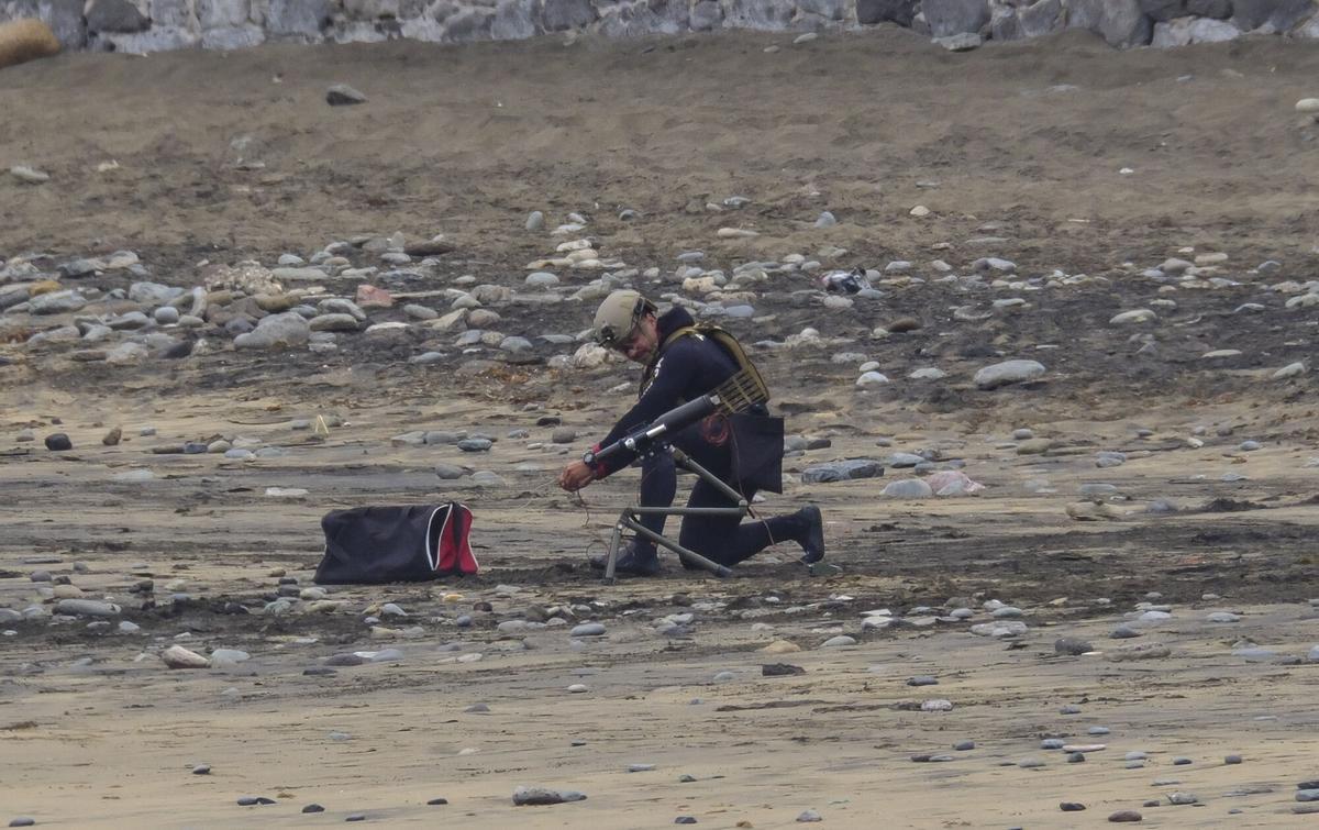 Exhibición de rescate con helicóptero en La Cícer dentro del Día de las Fuerzas Armadas