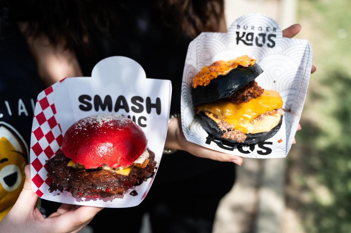 Galería | Así fue el evento de hamburguesas y tartas de queso en el parque Padre Pacífico de Cáceres