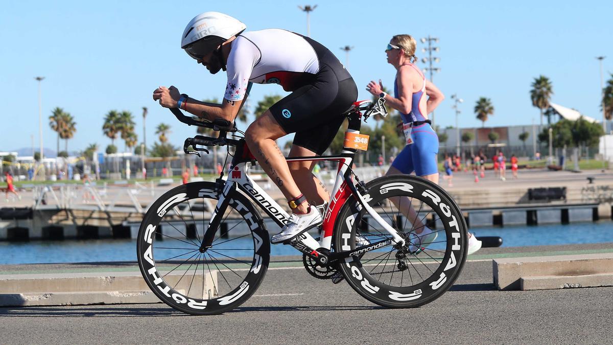 Búscate en las imágenes del campeonato de Europa de Triatlón . Distancia Olímpica