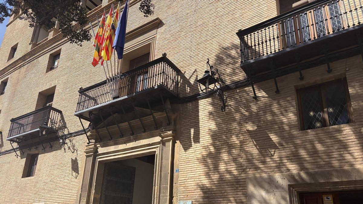 Fachada del Ayuntamiento de Huesca