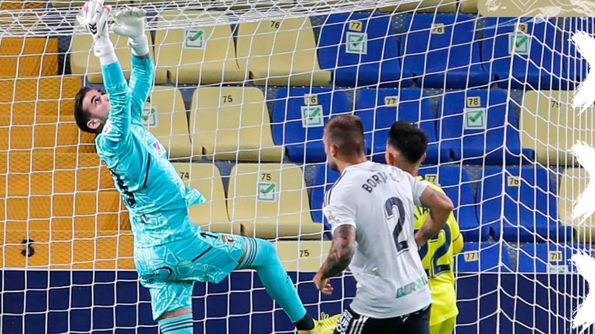 Acción del duelo entre el Villarreal B y el Burgos