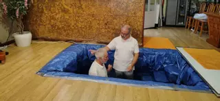 Bautismo por inmersión: nuevo miembro de la Iglesia Evangélica Hermanos de Benavente