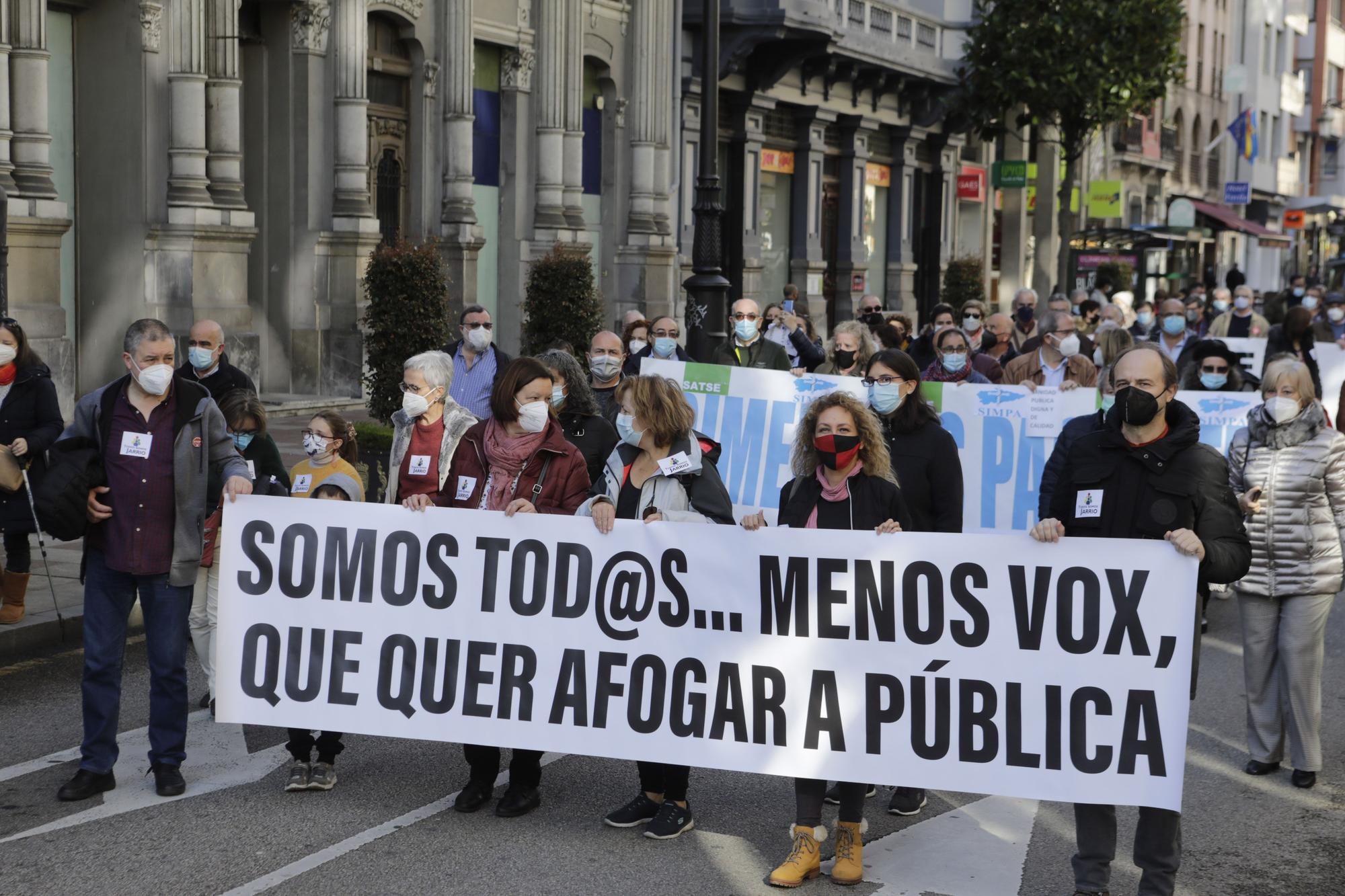 "Todos somos Jarrio" se manifiesta en Oviedo: "Luchamos porque el hospital esté bien"