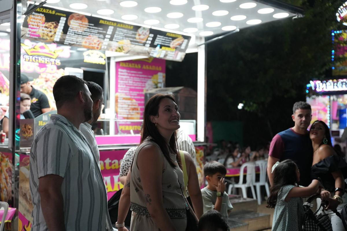 El ambiente del último viernes de la Feria de San Juan de Badajoz: encuéntrate en las fotos