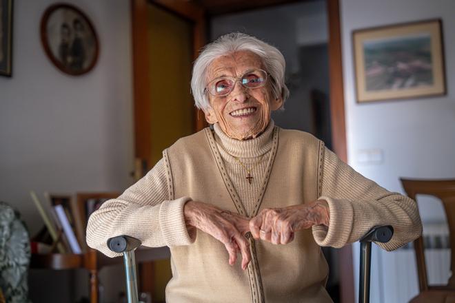 Máxima Cercadillo, en su piso de la calle Enric Prat de la Riba de LHospitalet de Llobregat