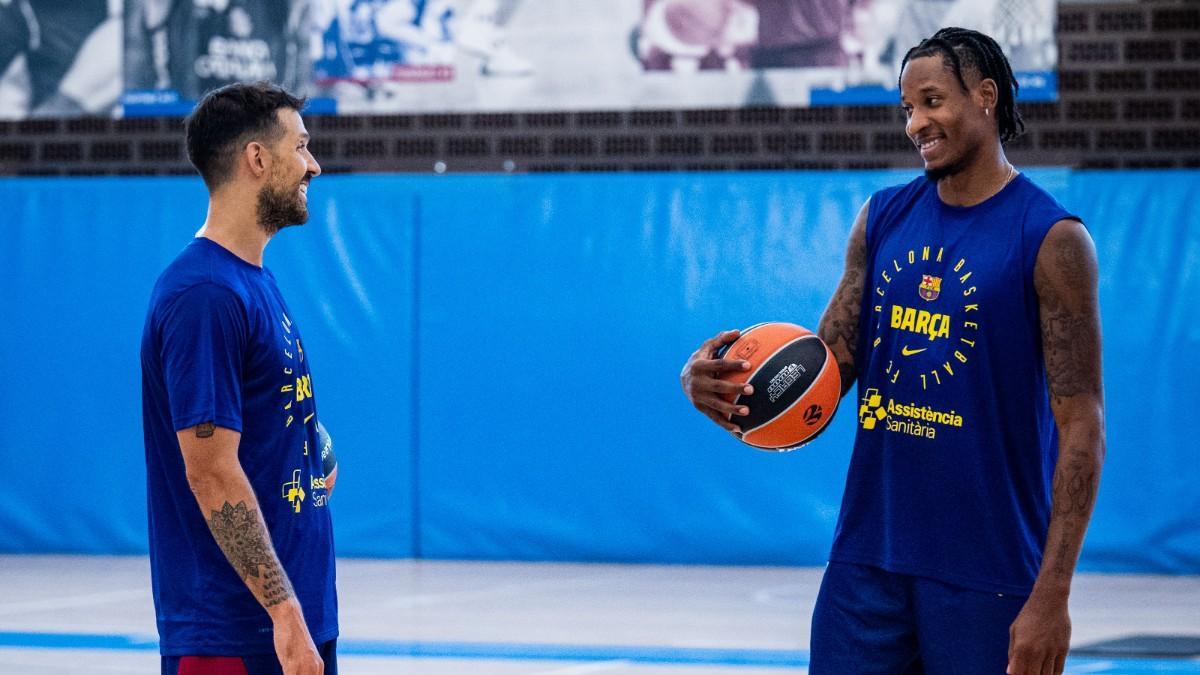 Will Clyburn y Nico Laprovittola, en uno de los primeros entrenamientos de la pretemporada